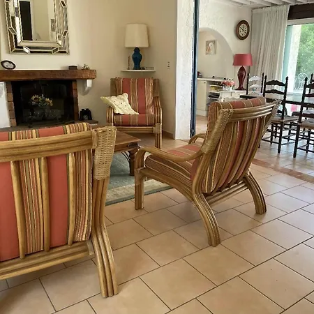 Maison 3 Avec Piscine Dans Un Cadre Calme Et Rare - Fr-1-726-66 Semesterbostad
